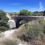oude romaanse brug tussen colmenar viejo en manzanares el real